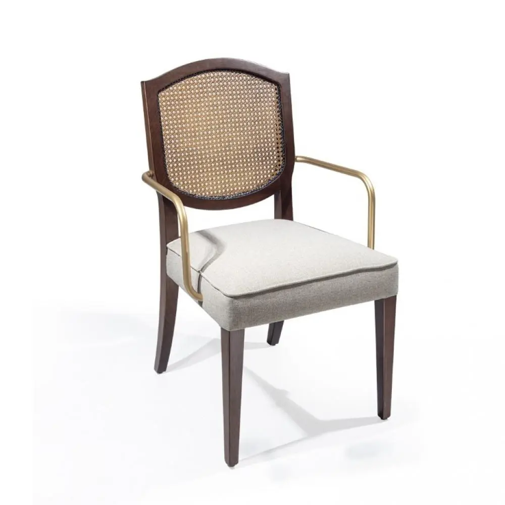 MENTON / PLUS / WICKER